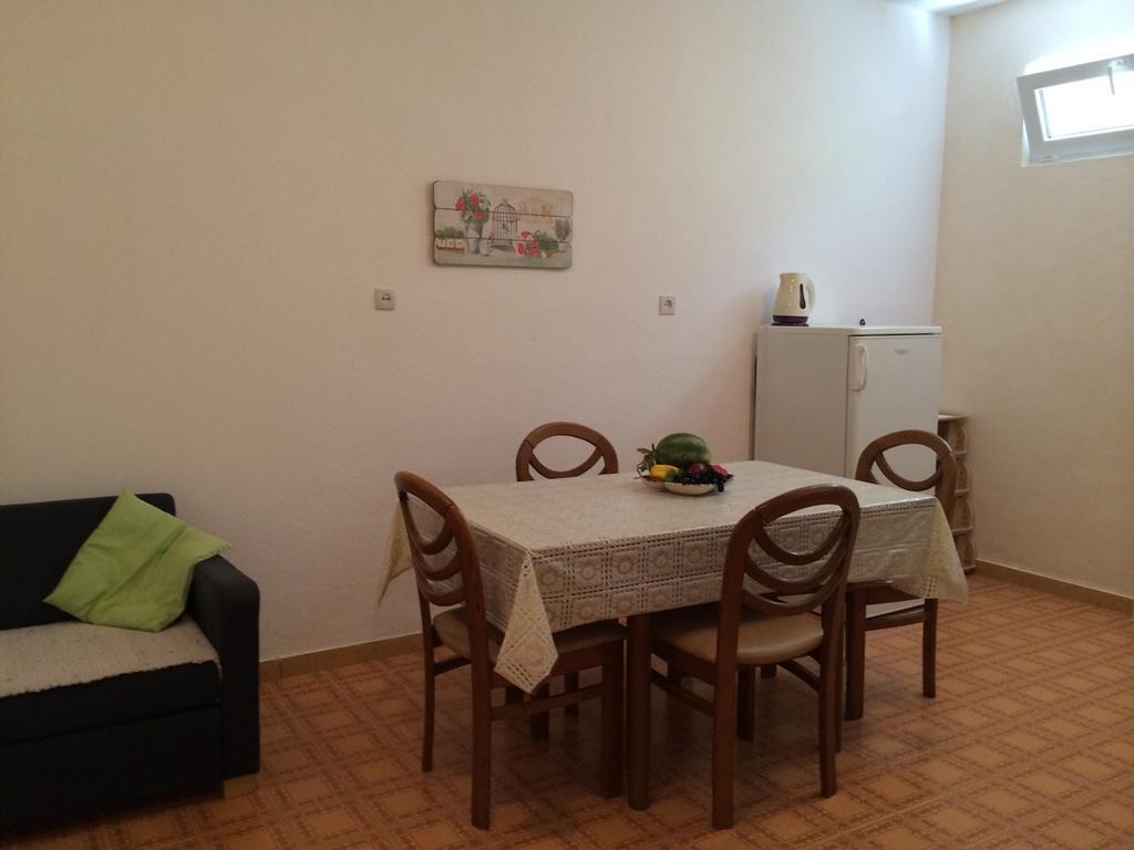 Apartments Leut Drašnice Chambre photo